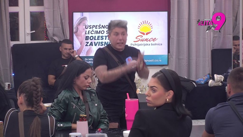 ONA TE JE VEĆ LAGALA! Matora ulaže svaki atom snage da zaštiti svoj odnos sa Draganom, Aneli i Uroš je demolirali: Varaće te kao i svaka (VIDEO)