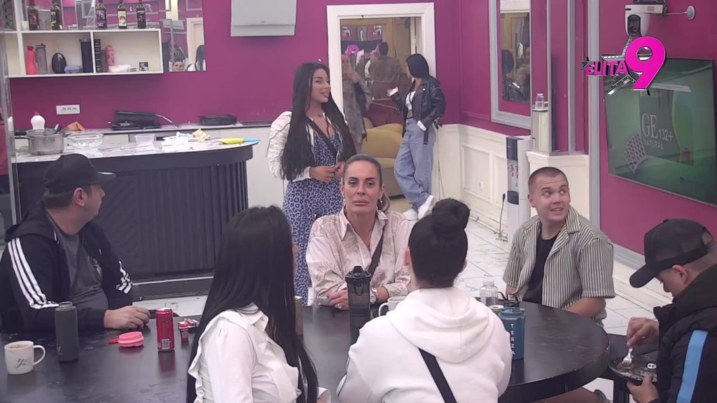 Tvrdim da nisam bila s tim MATORIM LAŽOVOM: Ima li većeg blama od Sofije Janićijević?! Demantuje sve s Danetom (70), tone sve dublje: Volela bih da ga pogledam u oči i... (VIDEO)