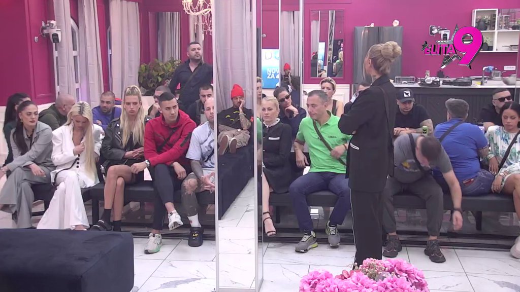 U dubini duše on... Aneli progovorila o odnosu sa Asminom, pa ga jednom rečenicom izbacila iz takta! Durdžić kao oparen skočio na nju (VIDEO)