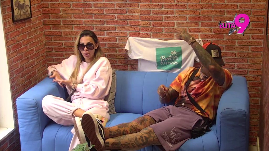 On nije čovek s kojim... Aneli se drži u sili da ne prizna istinske želje sa Đukićem, on istupio: Sad bih joj krnuo žvaku! (VIDEO)