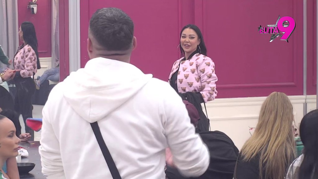 Igračice oko šipke, treba da se vratiš u Tetovo: Bukti nikad žešći rat Sofije i Maje, sevaju gnusne prozivke na sve strane! (VIDEO)