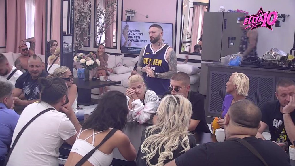 Izneli svoje iskreno mišljenje! Učesnici birali nove voditelje emisije RADIO AMNEZIJA, njihove glasove su svi čekali da čuju (VIDEO)