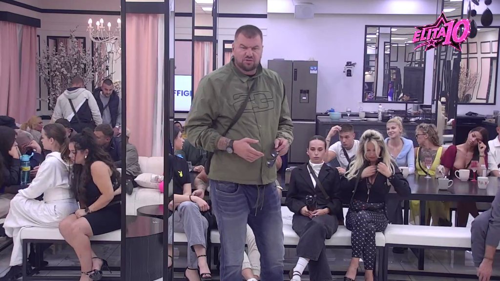 Crv sumnje mu ne da mira: Janjušu istorija druženja Sandre i Mateje izaziva haos u glavi, otkrio da će odsvirati kraj veze sa Obradovićevom ako sazna da su imali nešto! (VIDEO)