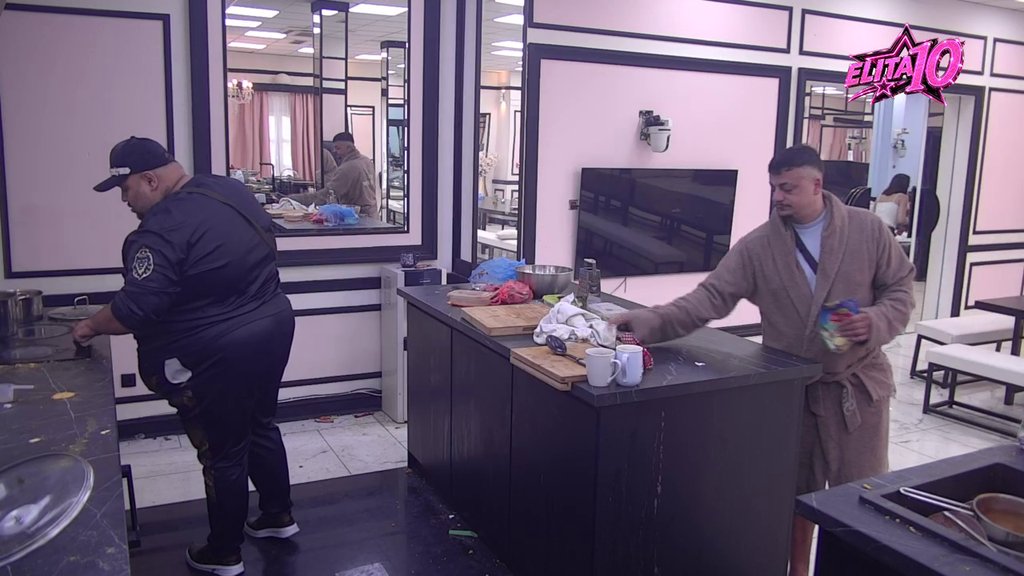 Bolje buđenje nije moglo: Hitovi Bebi Dol odzvanjaju Elitom, takmičari ne znaju gde udaraju od mamurluka (VIDEO)