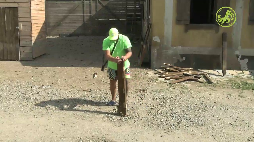 GRABI KA TITULI NAJVREDNIJEG FARMERA! Kristijan Golubović neumorno obavlja sve poslove na imanju (VIDEO)