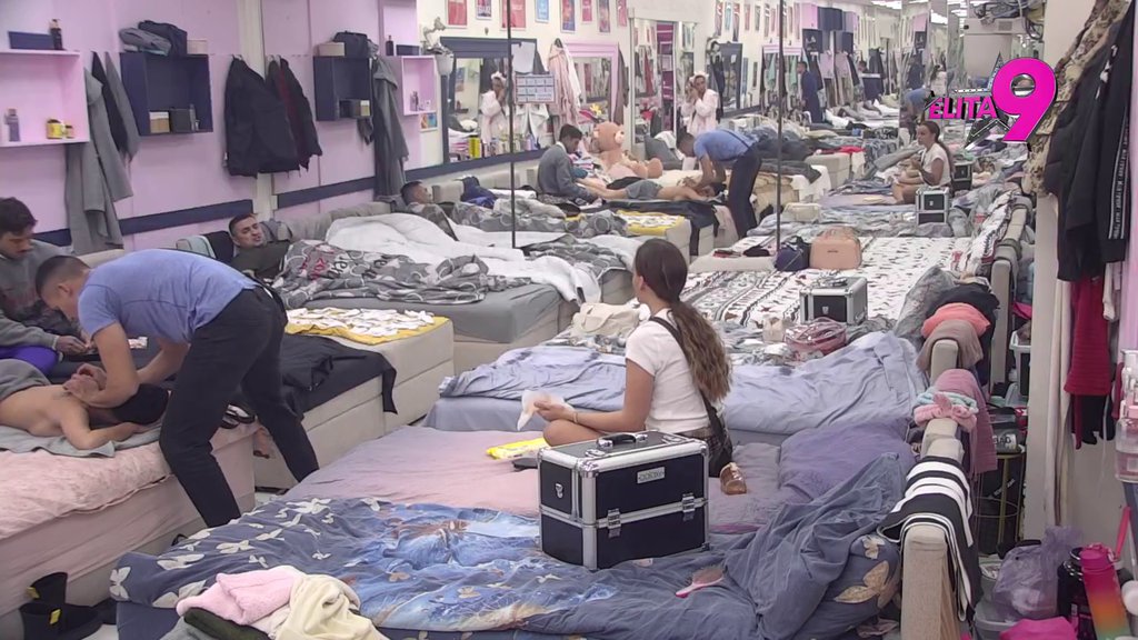 Alkoholičar raspali, pije otkad oči otvori: Teodori kočnice totalno popustile i nikad žešće izvređala Bebičinog oca, on se sve složio s njom! (VIDEO)