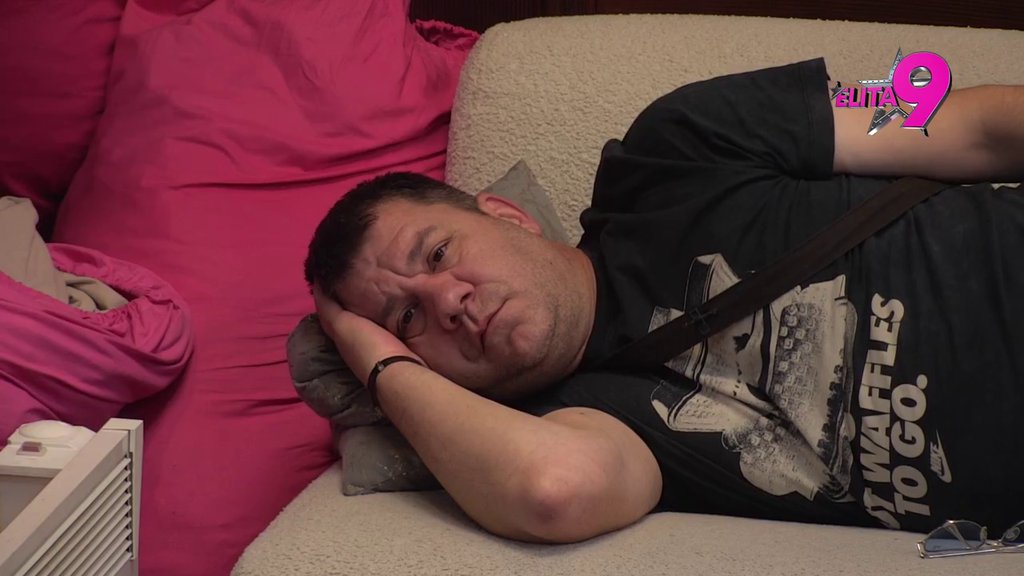 LOŠ JE ČOVEK, NIJE ME ISPOŠTOVAO: Vanja kipti zbog načina na koji je Ivan tretira, Terza joj očitao lekciju za sva vremena: ASMIN I BORA SU TE UNAKAZILI, A TI NJEGA NOMINUJEŠ! (VIDEO)