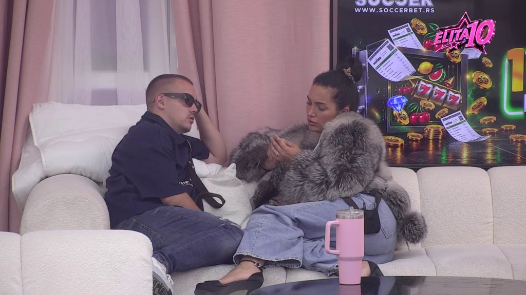 Zašto je rekao da mu se ja više sviđam?! Đukić bacio Lauru u rebus, Dača pokušava da je dozove pameti (VIDEO)