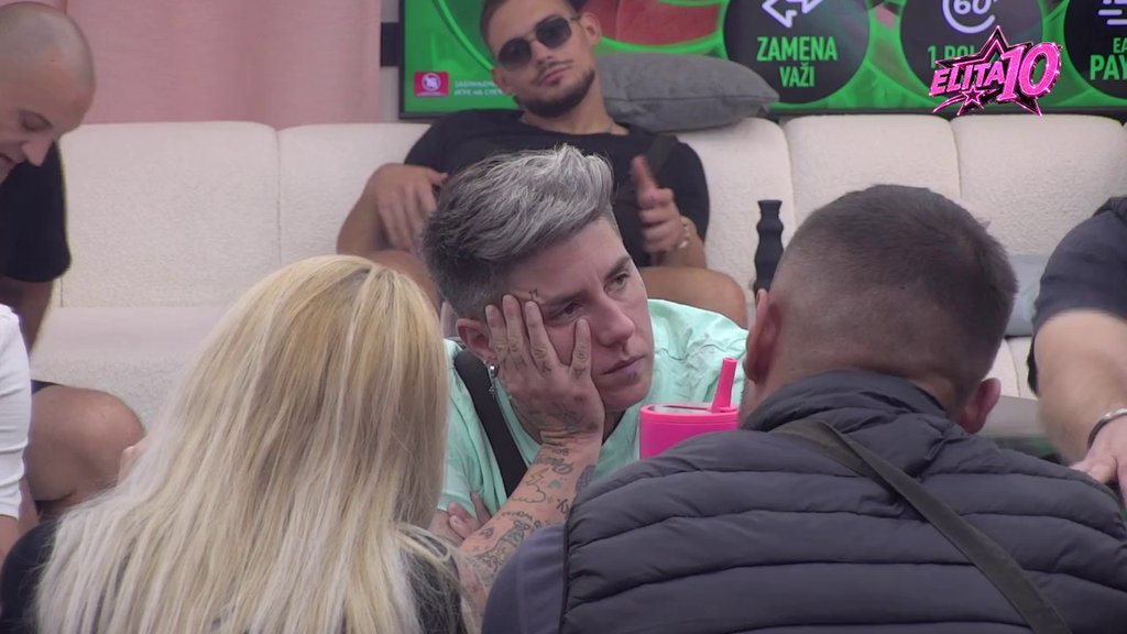 Totalna pometnja za crnim stolom: Ša raspalio rafal uvreda na račun Poršeline, pa joj udelio novi nadimak! (VIDEO)