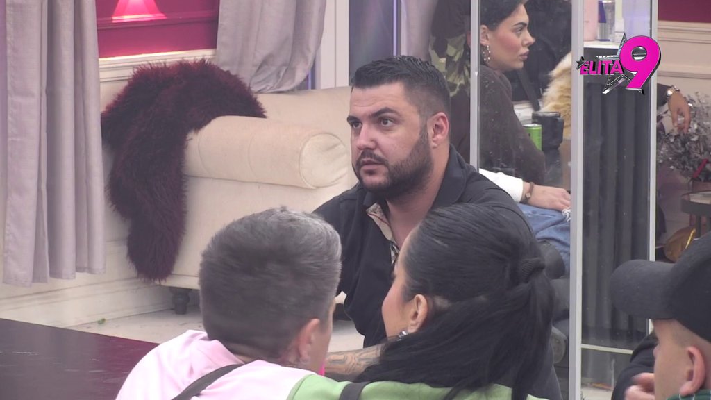 Razvukla osmeh i provozala ga kao nikad: Stanija se posprdala sa Alibabom, on propao u zemlju od blama! (VIDEO)