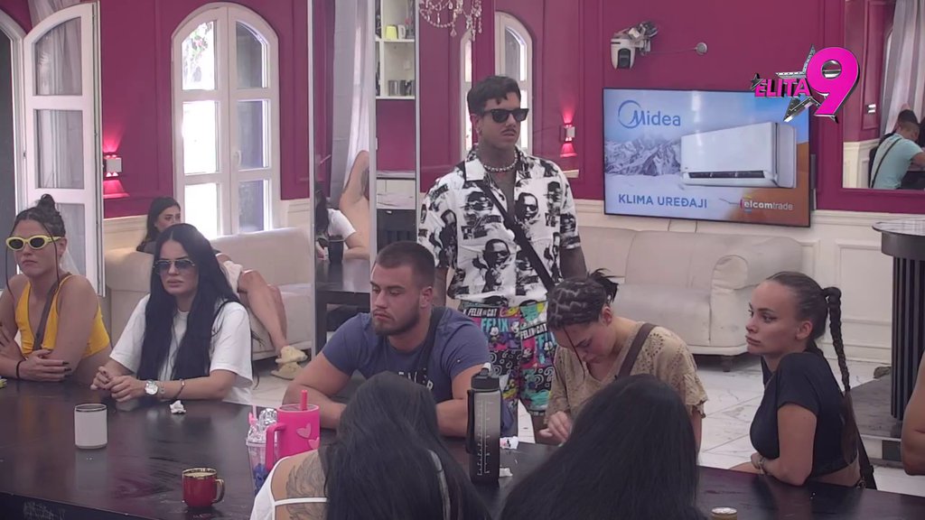 Filip se opet zapetljao kao pile u kučine! Ne zna kome veruje Aneli ili Asminu, ne bi da uvredi Ahmićku, ali ni da okrene leđa Durdžiću! (VIDEO)