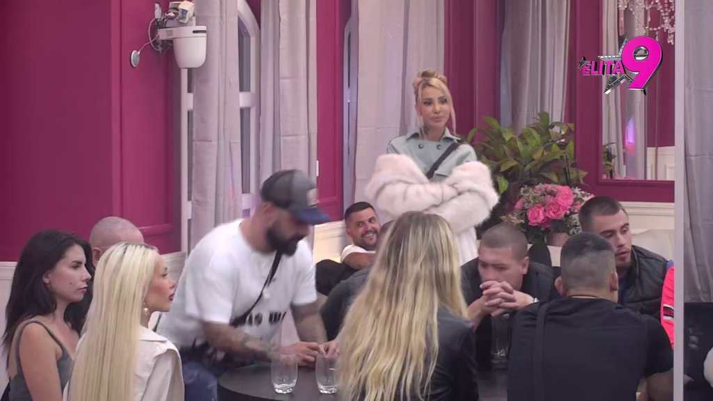 SATERANA U ĆOŠAK! Aneli zanemela na pitanje o bivšem dečku: Asmin je raskrinkao do koske (VIDEO)