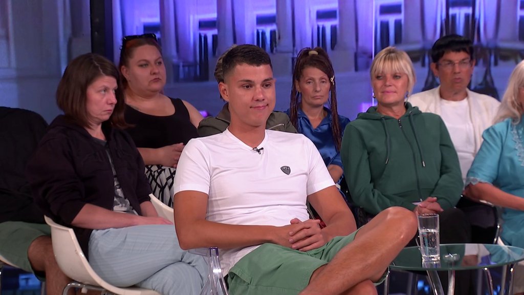 Filip je šmekerski spustio loptu, a Bora NASTAVLJA: Peja dao svoj sud o sukobu Santane i Ene Čolić, a onda je Mimas progovorila o upoznavanju Grujinih ćerki (VIDEO)