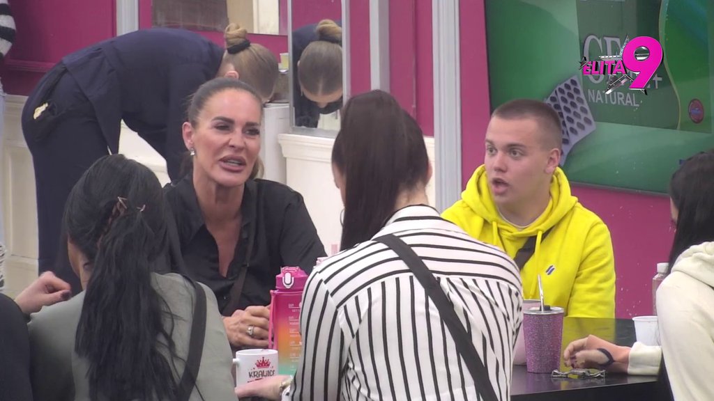 Novi haos: Kačavenda ne može da ostane imuna na Anđela, on odmah raspalio paljbu! (VIDEO)