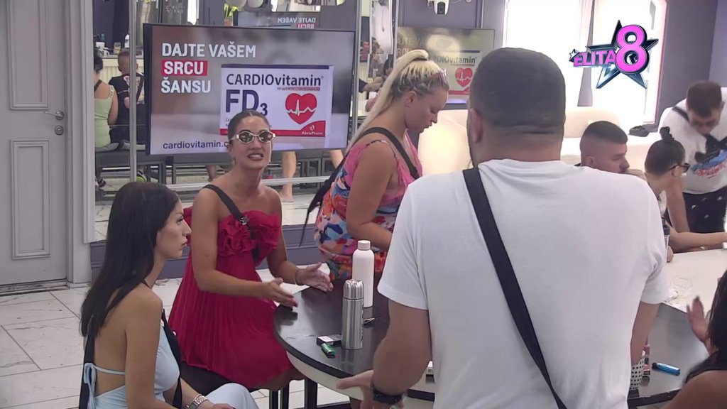 Pavle i ti ćete zajedno na mene da... Anđela doživela nervni slom jer je Gastoz pozvao Sofi na dejt, najstrašnije do sad ga ISPONIŽAVALA! (VIDEO)