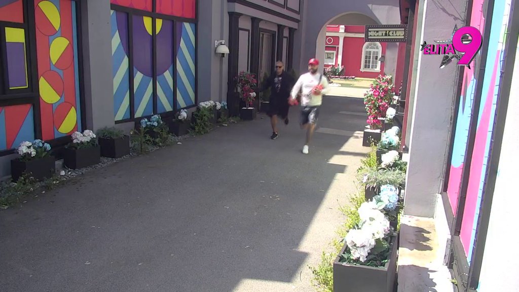 TRKA KREĆE! Otvorena prodavnica, evo ko je prvi poleteo! (VIDEO)