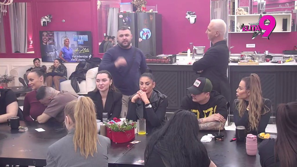 Ubeđen da ga zavodi na taj način: Asmin progovorio o Majinom vešu, tvrdi da sve radi zarad njegove pažnje (VIDEO)