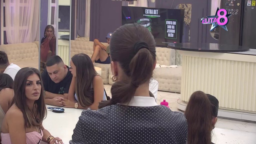 ANĐELA DOŽIVELA NERVNI SLOM: Sav očaj zbog Gastoza iskalila na nominaciji Ene i Aneli, guši se u suzama i jauče na sav glas! (VIDEO)