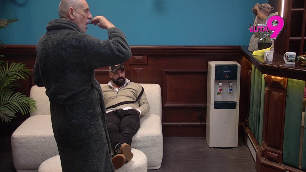 PONOVO UTONUO U OČAJ: Luka ne može da se oporavi nakon svađe sa Aneli, prebledeo poput boje kauča! (VIDEO)