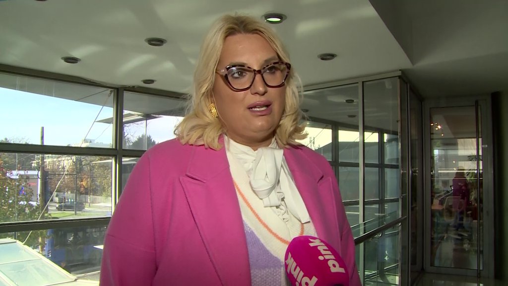 PRIMALA JE INFUZIJU I NIJE USTAJALA IZ KREVETA: Anitina drugarica otkrila sve o PAKLENOM raskidu sa Anđelom, pa se osvrnula na nagađanja da Rankovićeva majka nije bila zadovoljna snajkom