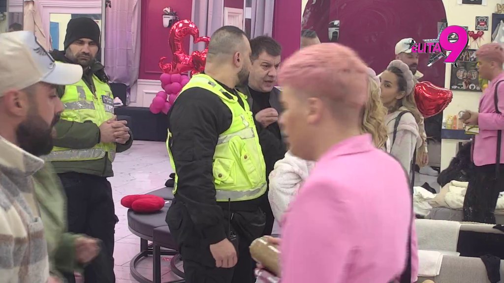 J*bem ti mamu raspalu: Ivan gnusnim prozivkama doveo Aneli do totalnog ludila, vređa je kao nikad do sad! (VIDEO)