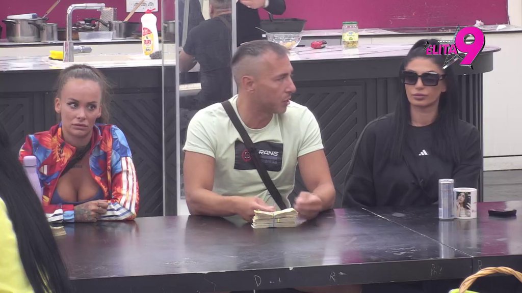 Ko kaže da će mu biti žena? Miki Dudić ponovo javno isponižavao Enu Čolić i progovorio o njenoj prošlosti, izgleda da je baš ne želi za snajku! (VIDEO)