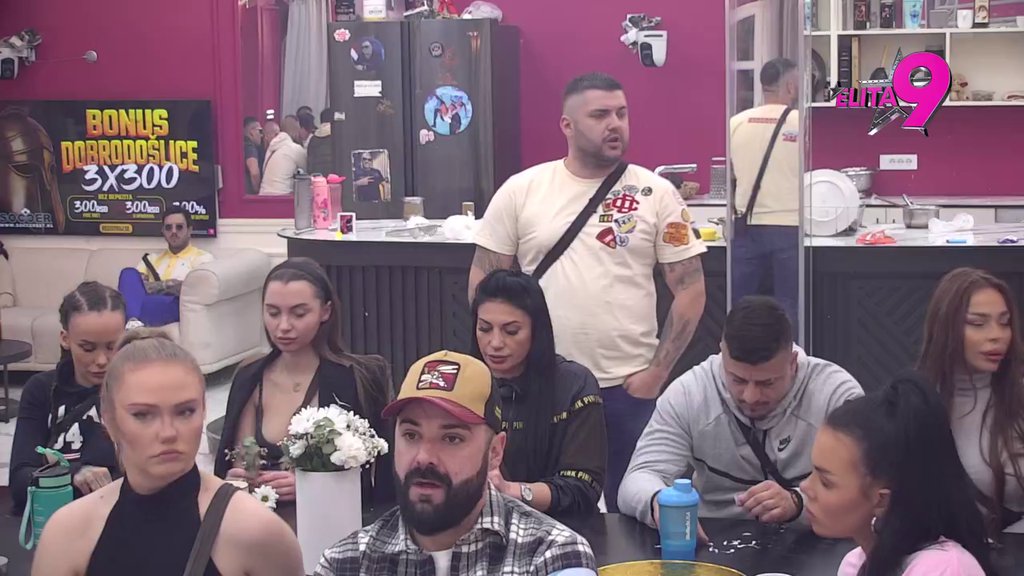 Ovaj svinjoglavi istripovao da je neko mu*o: Milena obrisala patos s Alibabom, on udario nikad niže: Ti i tvoj muž ste LAŽNI MAFIJAŠI (VIDEO)