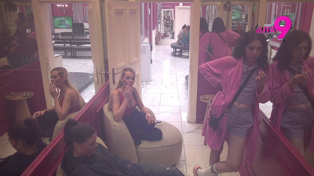 BOGINJA URNISALA BORU: Okačiću sliku Milice Kemez iza sebe dok budem snimala lajv (VIDEO)