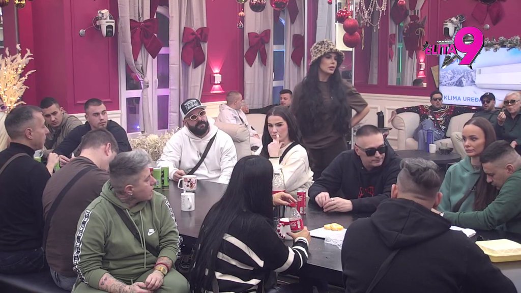 Anita sve dublje tone u kanal: Luka provalio da nešto muti oko afere s oženjenim, ona priznala da je u problemu! (VIDEO)