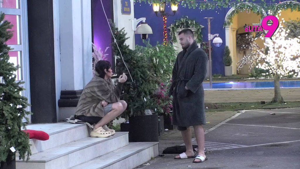 Urnebesna svađa Mine i Viktora: Ona ne uspeva da razume nijednu njegovu reč, šalta priče iz minuta u minut! (VIDEO)