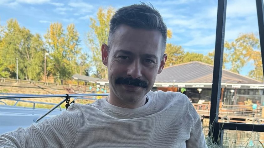 SIN MILANA VASIĆA UČI SEOSKE POSLOVE OD MALIH NOGU: Glumac objavio najlepši kadar sa naslednikom, koji TOPI SRCA (FOTO)