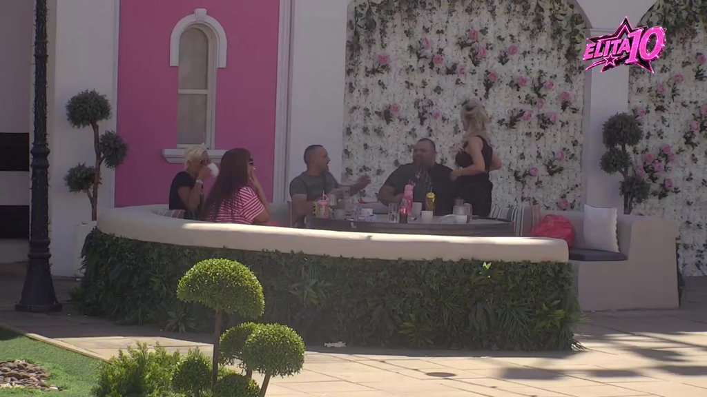Ohladila si se od mene, prestala si da me voliš? Miljana sumnja u Jasenkinu ljubav, hit scene u dvorištu (VIDEO)