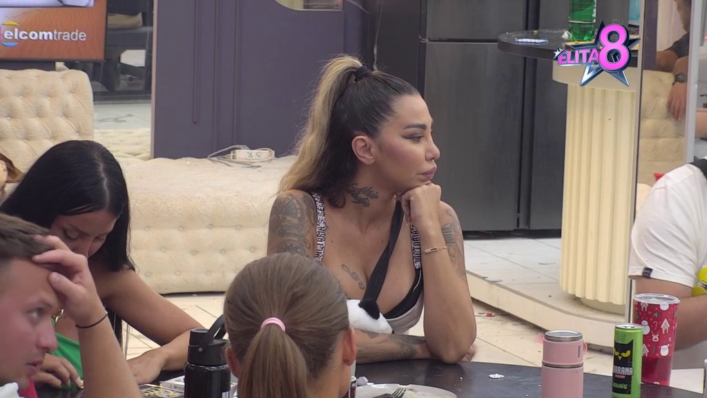 TI SI NAJODVRATNIJA BOŽIJA KREATURA: Aneli i Ena otkopale ratne sekire, ponovo pljušte prozivke! (VIDEO)