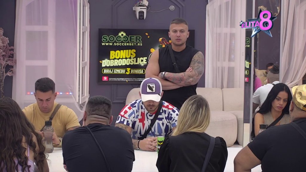 NE ŠTEDI REČI! Aneli žestoko izvređala Stefanovića i Sofiju, Karić ga vinuo u nebesa: Dečko na mestu, nemoj da... (VIDEO)