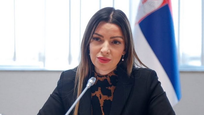 'NE SMEMO DA DOZVOLIMO DA BUDEMO TAOCI GRUPE NASILNIKA' Ministarka Mesarović osudila nasilje ispred Skupštine grada Beograda: Nikada nećemo dozvoliti