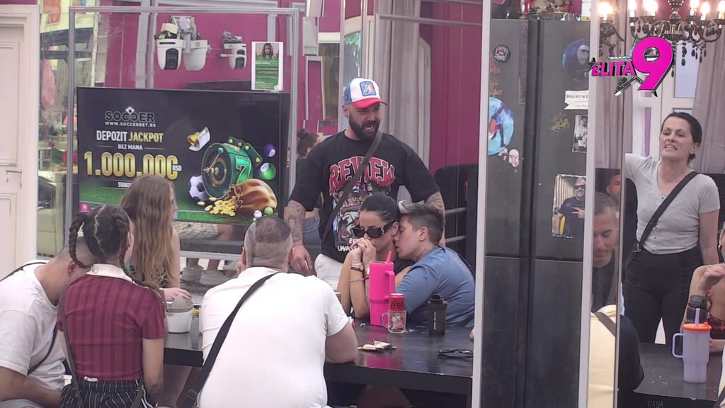 TRESU SE ZIDOVI BELE KUĆE! Jovana i Luka žestoko zaratili, sevaju najteže uvrede na sve strane! (VIDEO)