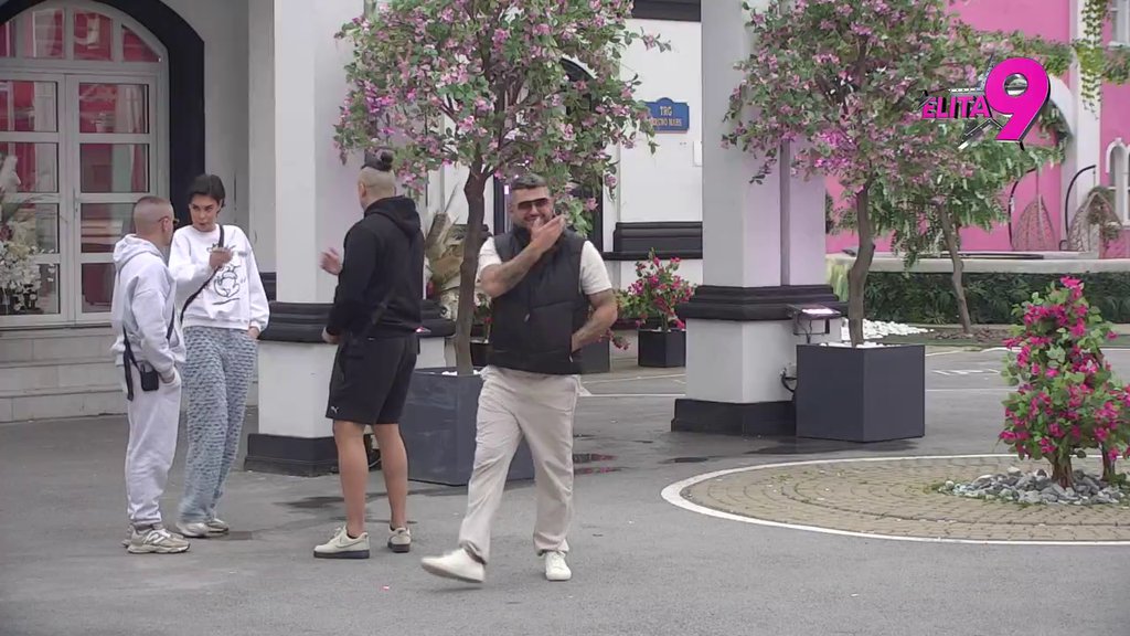 TRČI ZA NJOM: Terza ne prihvata NE, sve vreme ide iza Mine (VIDEO)