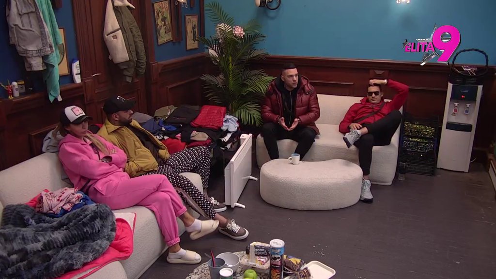 Od muškosti ni M: Đukić opet pokušao da obrlati Boginju, pa kad nije uspeo izleteo iz Paba besan kao ris! (VIDEO)