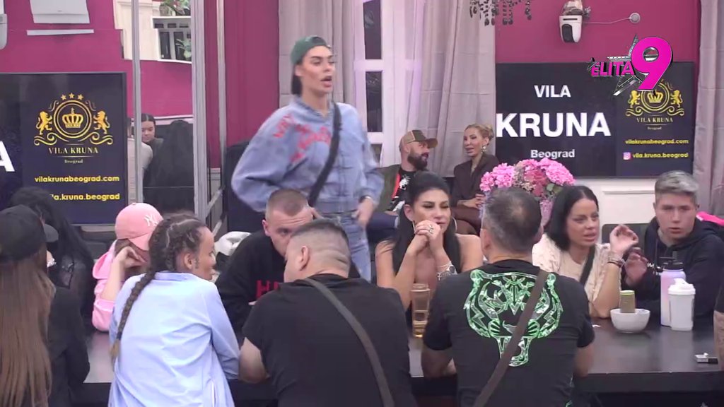 Pukao joj film: Mina iz petnih žila urliče na Mikija i Jakšiću, preselo joj od njihove kupovine mira u Beloj kuću! (VIDEO)