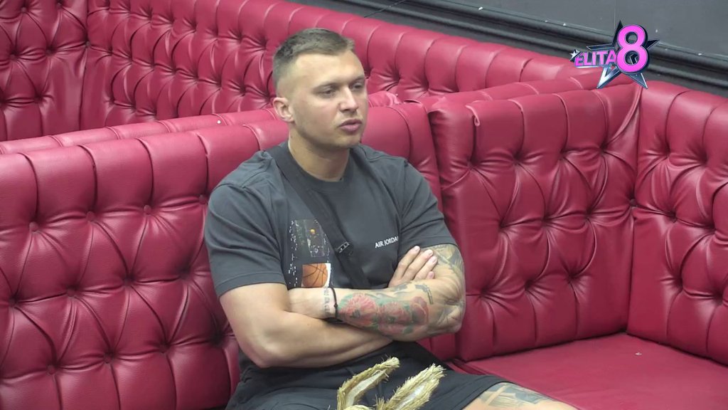 I dalje im vezu smatra lakrdijom: Karić žestoko opleo po Anđeli i Gastozu, ubeđen da je njihova ljubav fejk, pa otkrio šta zamera Luki! (VIDEO)