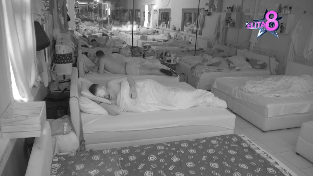 Poklekao, pa joj uleteo u krevet: Gastoz i Anđela pokušali da pronađu zajednički jezik, nastala žestoka svađa! (VIDEO)