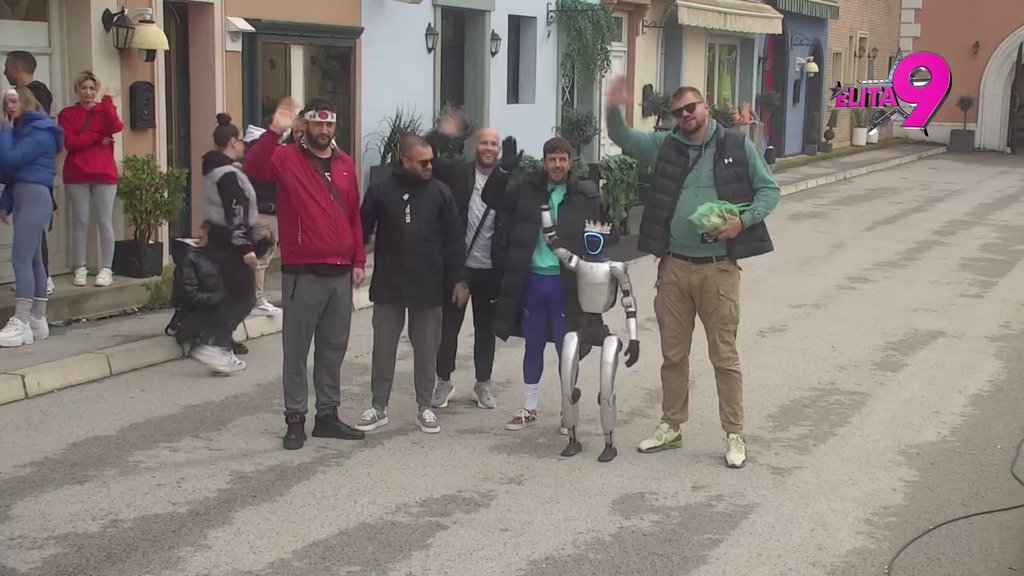 POSEBAN POZDRAV ZA KRUNU! Toša izrecitovao pesmu za Janjuševu ćerku, svi ostali bez reči! (VIDEO)