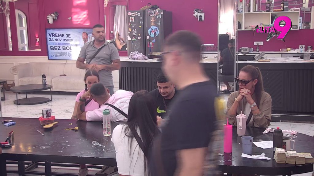 ISPLAKALA REKU SUZA: Matora vinula Draganu u nebesa, pohvalila je zbog njene odanosti, pa Asmin udario Milenu ISPOD POJASA! (VIDEO)