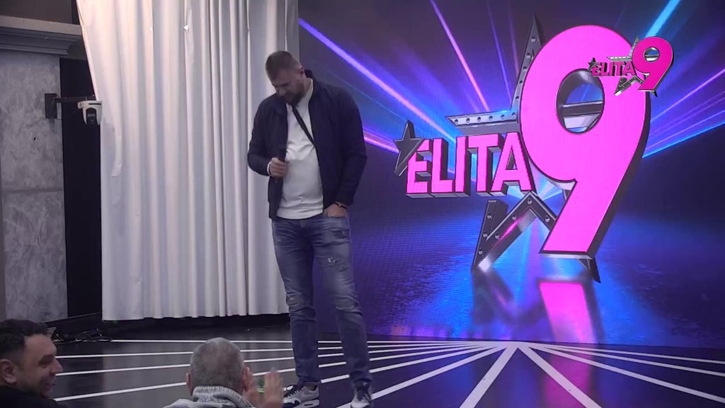 Pamtiću te celog života! Aneli pomislila da joj je Janjuš posvetio ove stihove, pa je stigao hladan tuš: Ovo je sve za moju Draganu! (VIDEO)