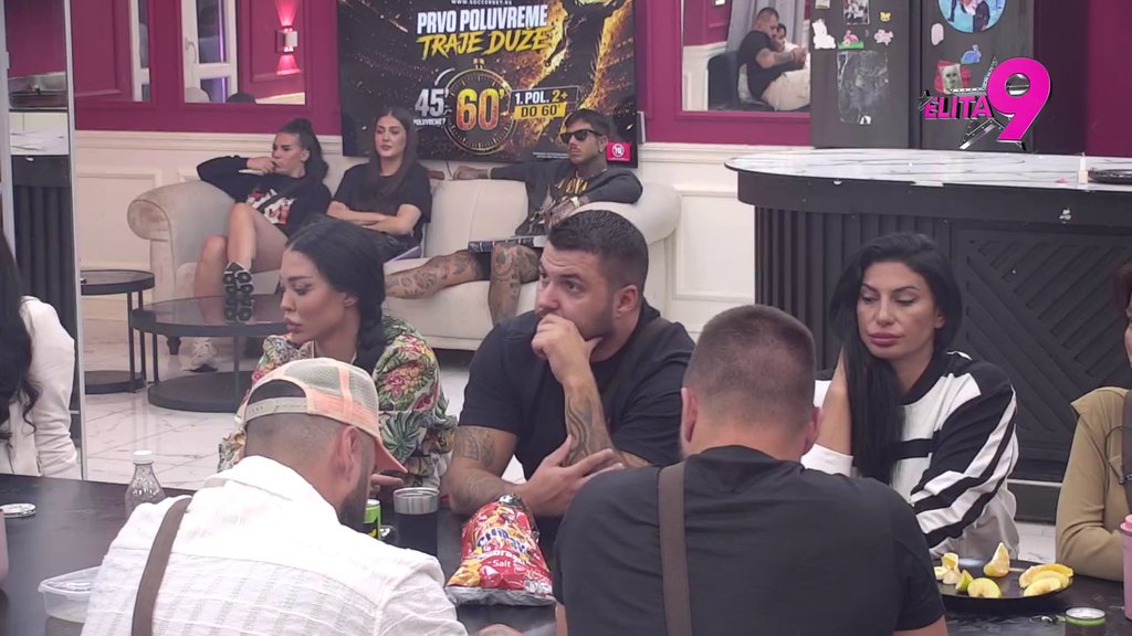 Dočekao svojih pet minuta! Mića dao sve od sebe da opere Aneli, pa se obrušio na Asmina, a Anitu proglasio animir damom! (VIDEO)