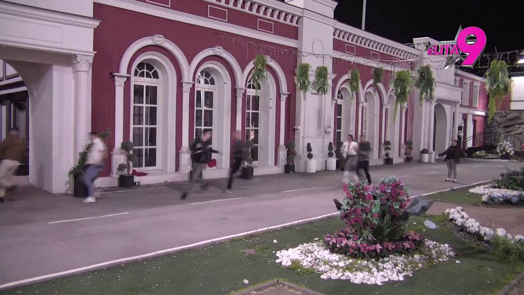 NEVIĐENA HALAPLJIVOST: Učesnici poput stampeda dorčali do šanka kako bi RAZGRABILI sve brzinom svetlosti! (VIDEO)