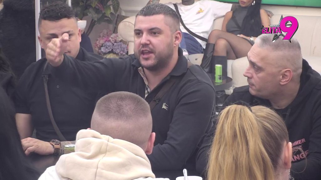 ONE SU CRNE UDOVICE! Aneli prebledela kao krpa: Hana progovorila o jezivim detaljima iz života sa Ahmićima, pa zapretila: Nek objave da vide ljudi kakve ste ku*vetine (VIDEO)