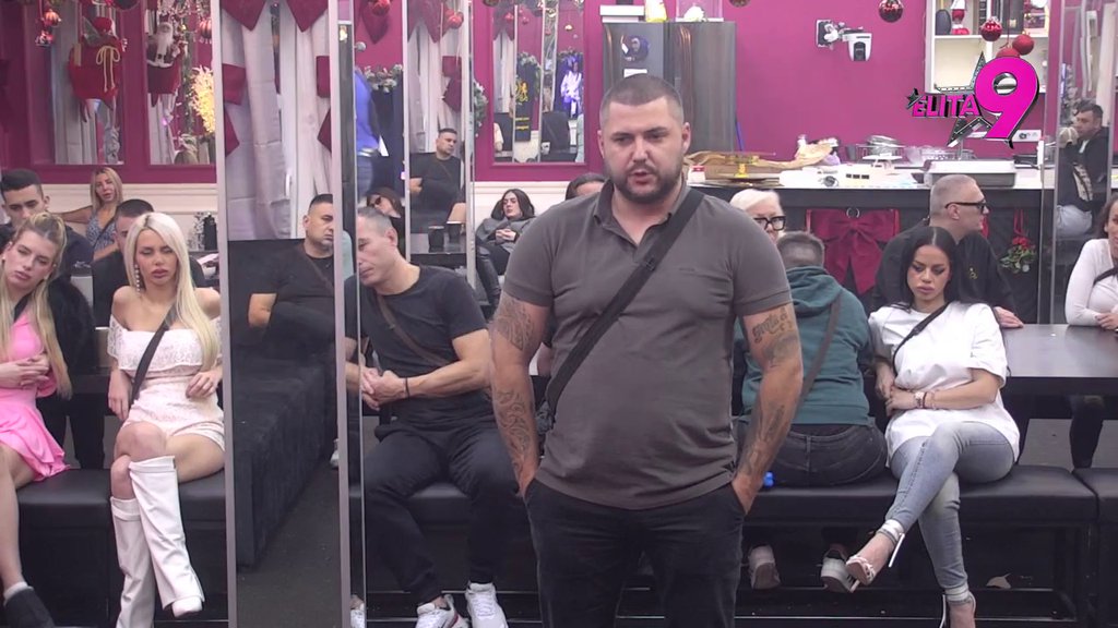 Bio sam njen poni, apotekar, konobar... Asmin pokušao Maji da nabaci osećaj krivice zbog pedale koju mu je dala (VIDEO)