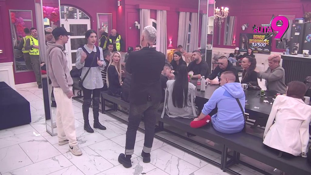 Urlikanje umalo slomilo prozore! Totalni razor Ahmića! Nerio i Aneli dreče jedno na drugo: Ova žena i moja ćerka su mi najpreče na svetu (VIDEO)