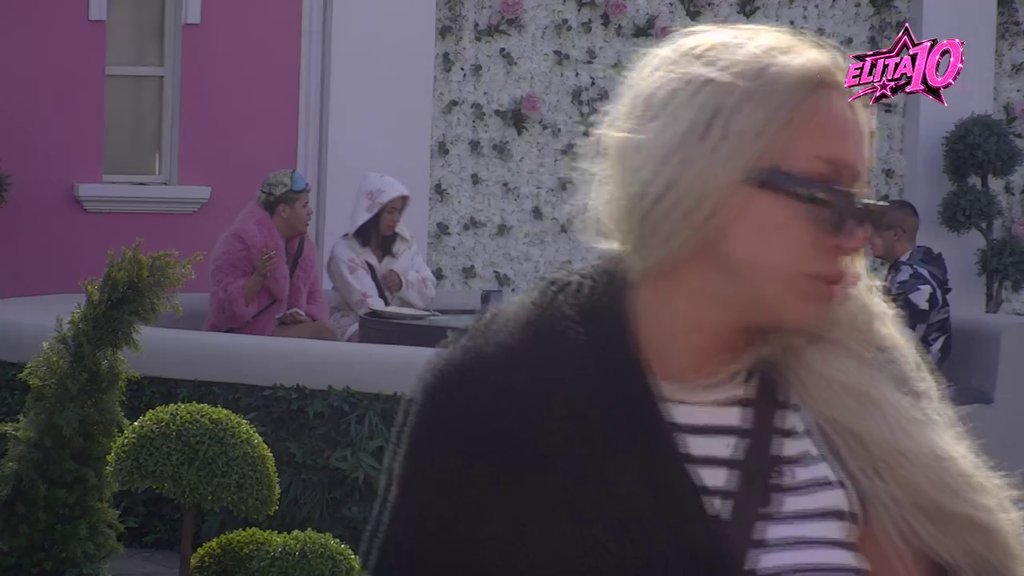Laurice, je l' se sećaš ŠTA SI MI SINOĆ REKLA?! Glorija se suočila sa svojom nekadašnjom drugaricom, Prgomet je komplet IGNORISALA (VIDEO)